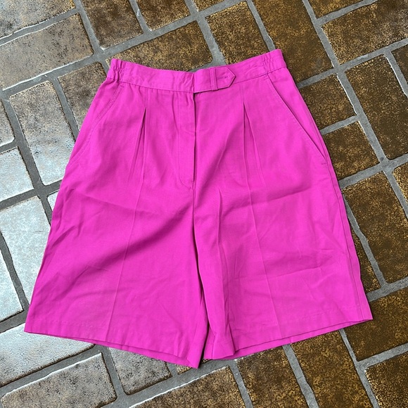 Vintage HEAD Magenta Pleated High Waisted Bermuda Mom Shorts - Picture 1 of 16